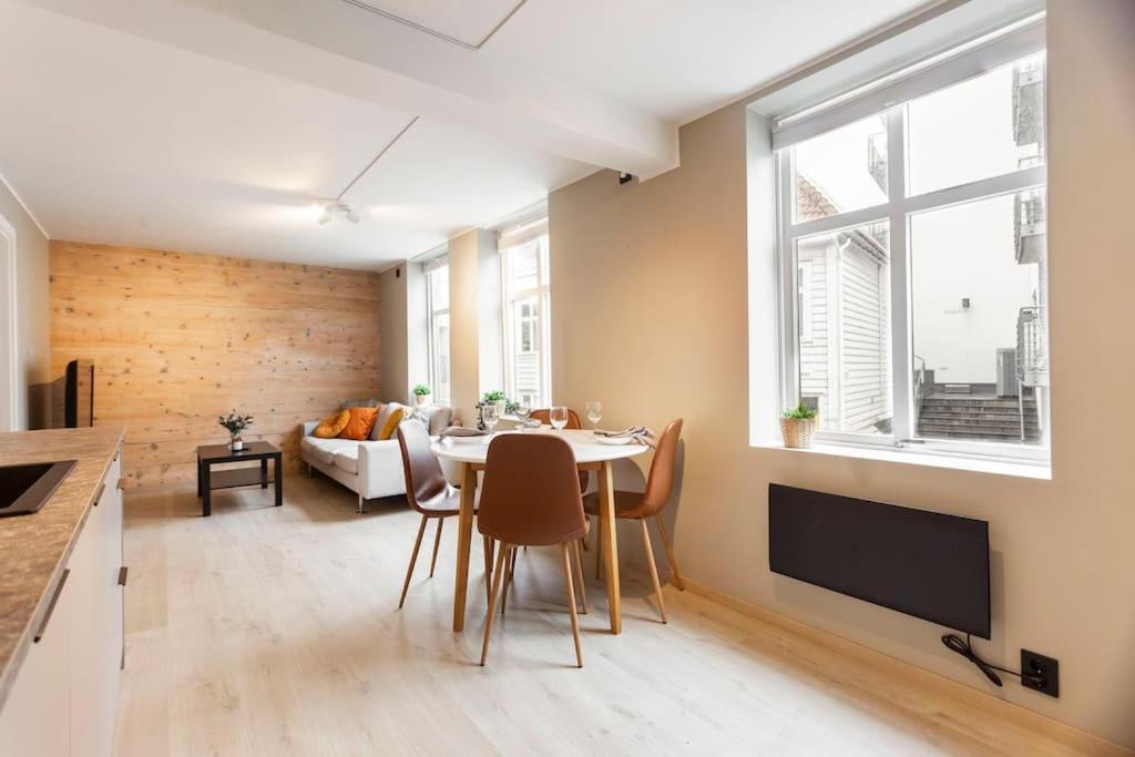 New! Modern Apartment In Historic Area Of Bergen! エクステリア 写真